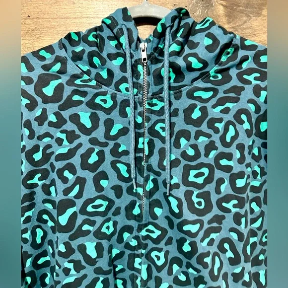 EUC Wrangler Retro Teal & Black Cheetah Hooded Jacket - Picture 6 of 15